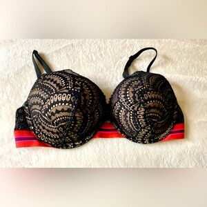 Victoria’s Secret Very Sexy Push Up lacy Bra 34C